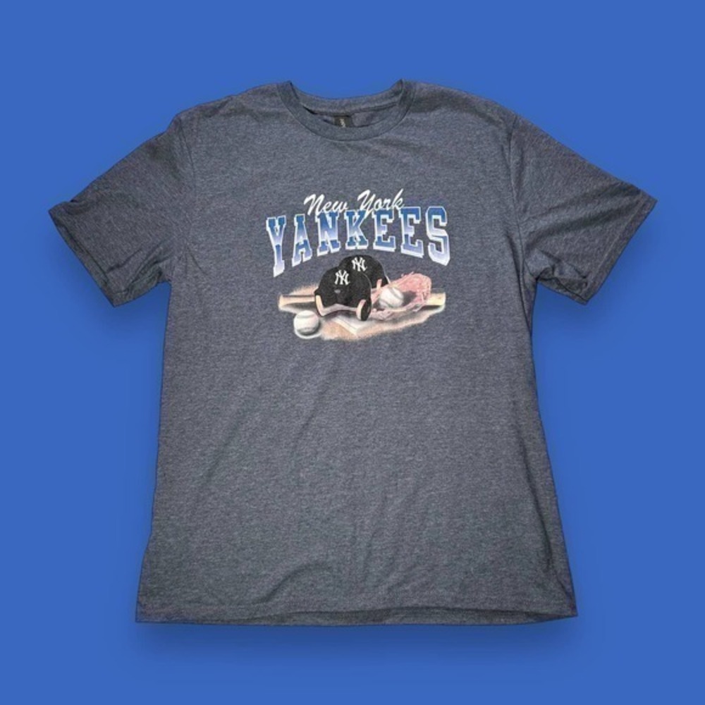 Anvil New York Yankees Gray Sports Tshirt Size Large - "Ronnie"